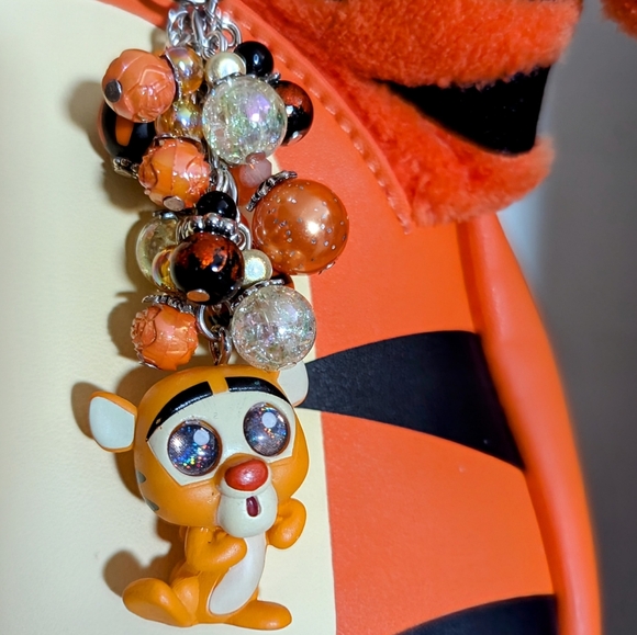 NWOT Loungefly Tigger Winnie the pooh mini backpack, Wallet, & DOORABLES CHARM! - Picture 17 of 17